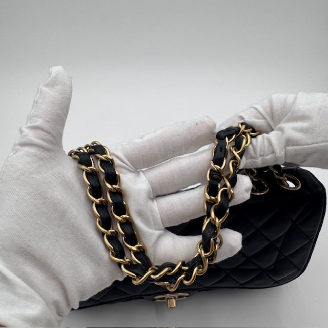 Chanel Vintage Classic Flap Medium - Navy Quilted Lambskin with Gold-Tone Hardware