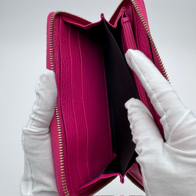 Gucci GG Zip-Around Wallet – Pink Grained Leather