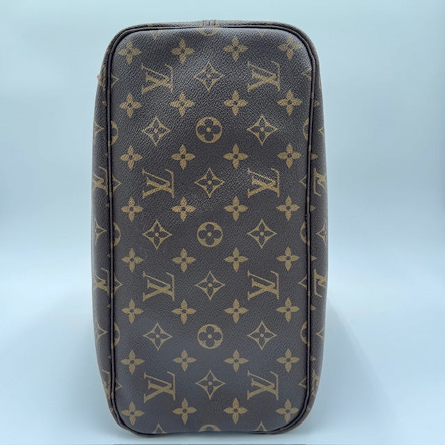 Louis Vuitton Neverfull MM Monogram Canvas Tote