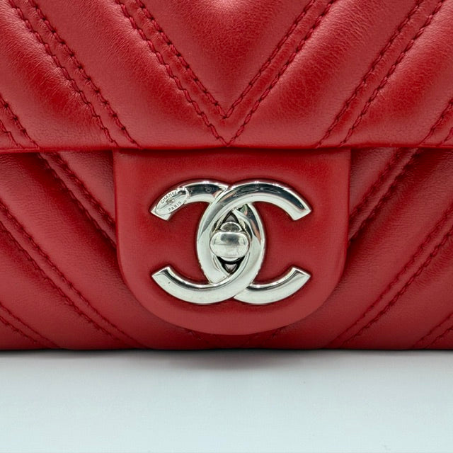Chanel Medium Double Stitch Chevron Lambskin Flap Bag