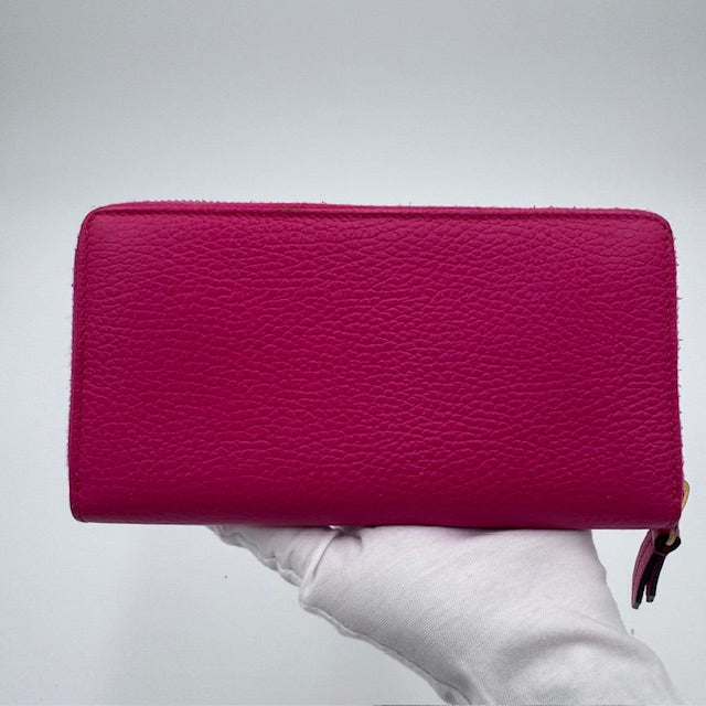 Gucci GG Zip-Around Wallet – Pink Grained Leather
