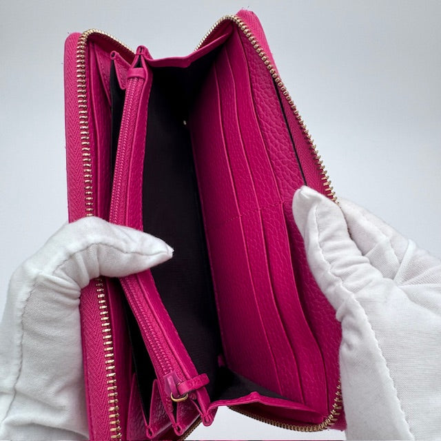 Gucci GG Zip-Around Wallet – Pink Grained Leather