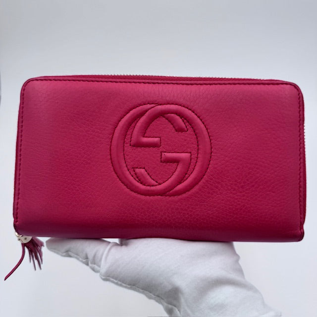 Gucci Soho Zip-Around Wallet – Pink Pebbled Leather