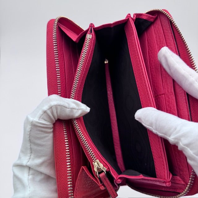Gucci Soho Zip-Around Wallet – Pink Pebbled Leather