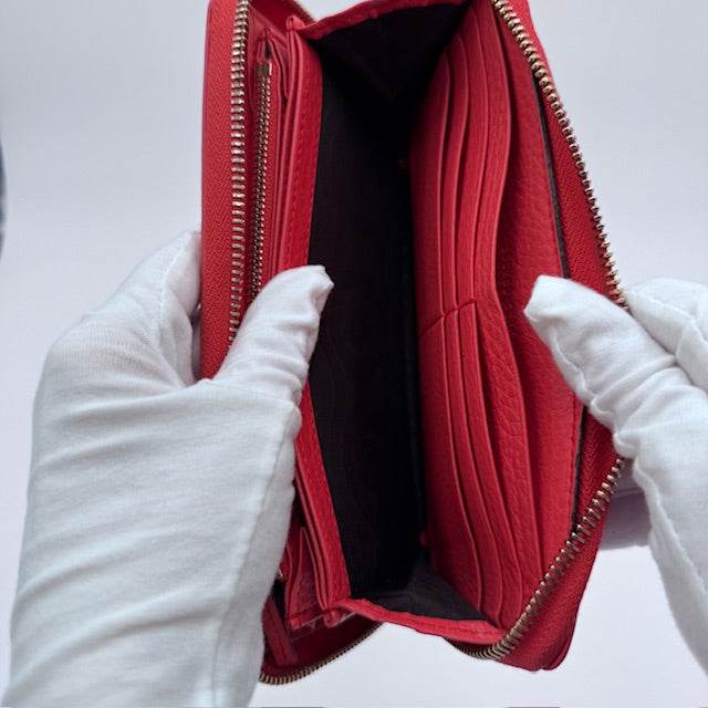 Gucci Soho Zip-Around Wallet – Pink Pebbled Leather