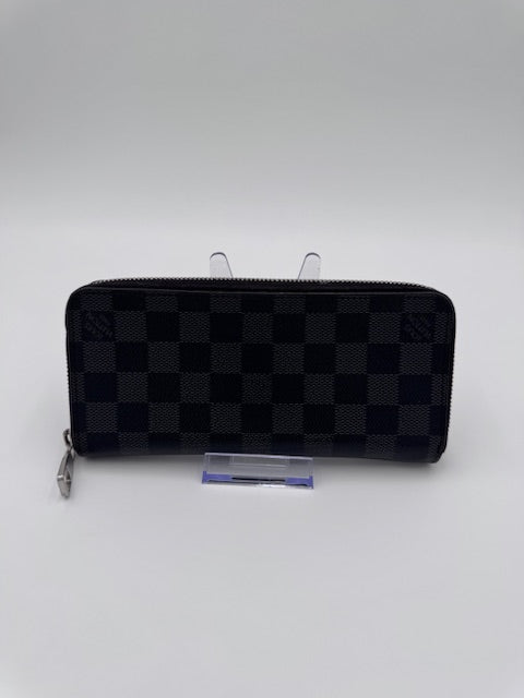 Louis Vuitton Damier Graphite Zippy Wallet – Black Checkered Canvas
