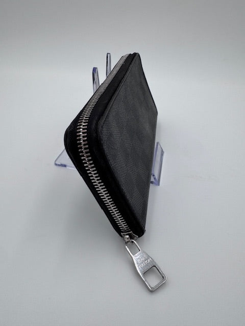 Louis Vuitton Damier Graphite Zippy Wallet – Black Checkered Canvas