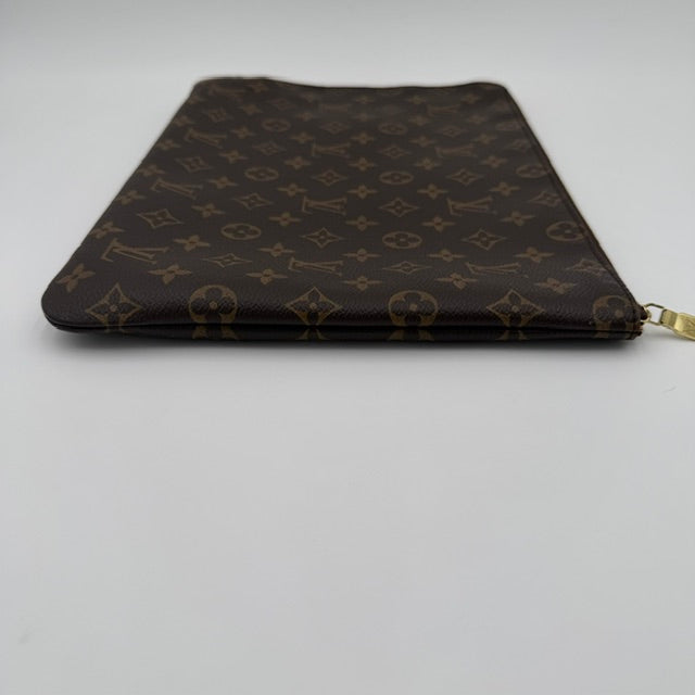 Louis Vuitton Pochette Voyage MM Monogram Canvas Zip Pouch